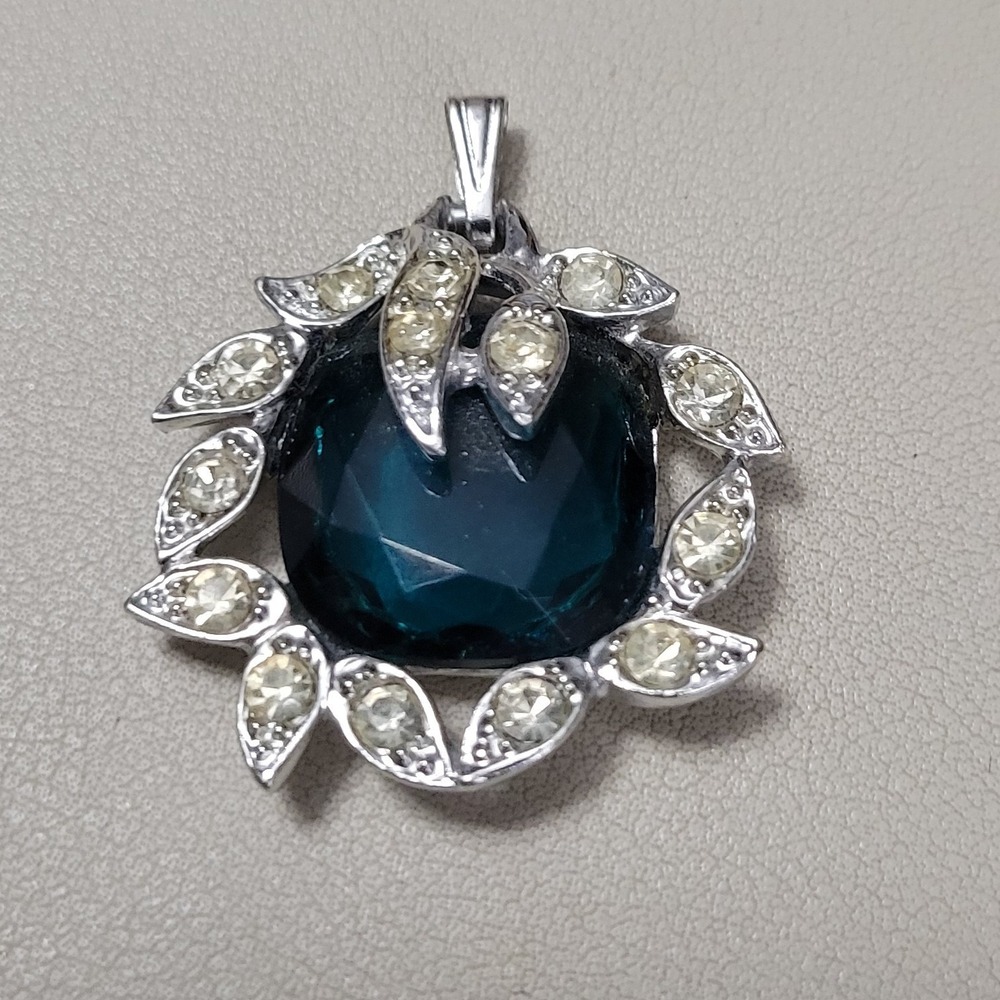 Vintage SARAH COVENTRY Signed Green & Rhinestone Holiday Ice Silver Tone Pendant